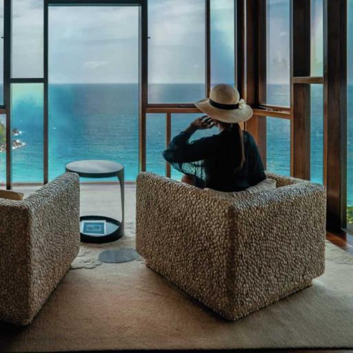 Deluxe One-bedroom Apartment with Oceanview